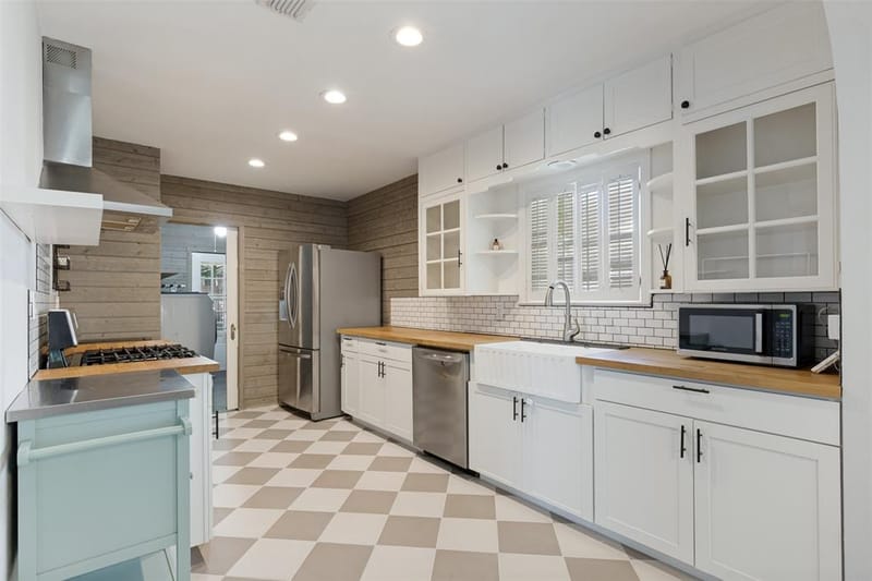 2518 Marvin Avenue, Dallas TX 75211 - Photo 9