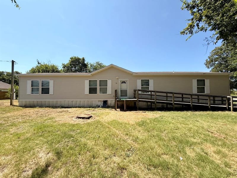 90 2nd Street, Honey Grove TX 75446