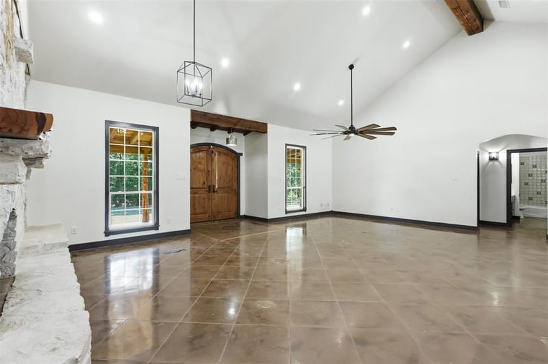 1070 S Reno Road, Reno TX 76082 - Photo 9