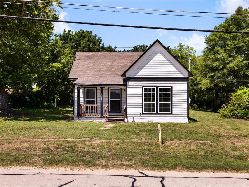 305 Santa Fe Street, Joshua TX 76058