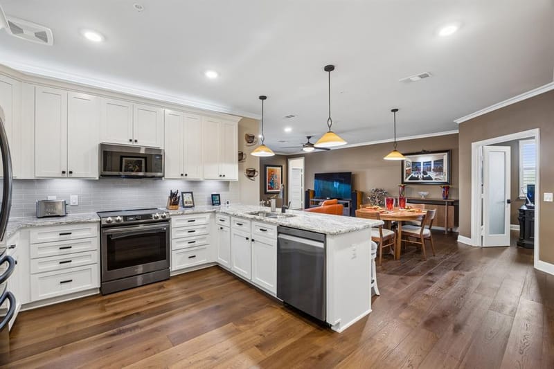 1735 Wittington Place # 3207, Farmers Branch TX 75234 - Photo 3