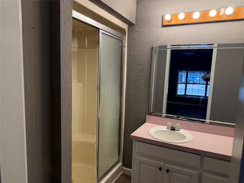 2111 SE 19th Street, Mineral Wells TX 76067 - Photo 9
