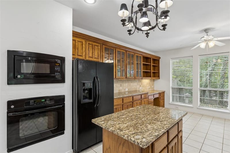 4904 Rockcreek Lane, Plano TX 75024 - Photo 11