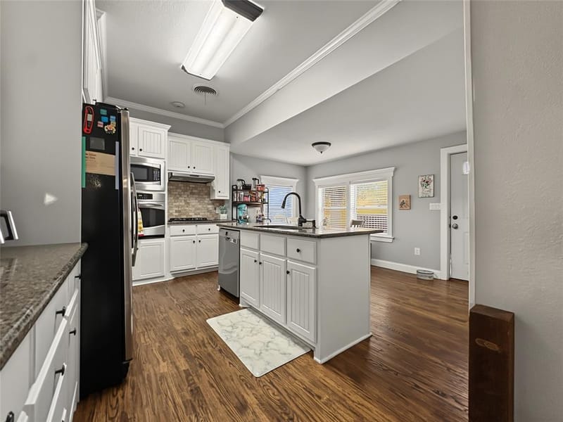 1009 W 7th Street, Justin TX 76247 - Photo 6