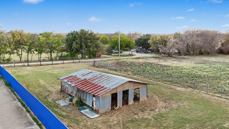 1009 W 7th Street, Justin TX 76247 - Photo 36
