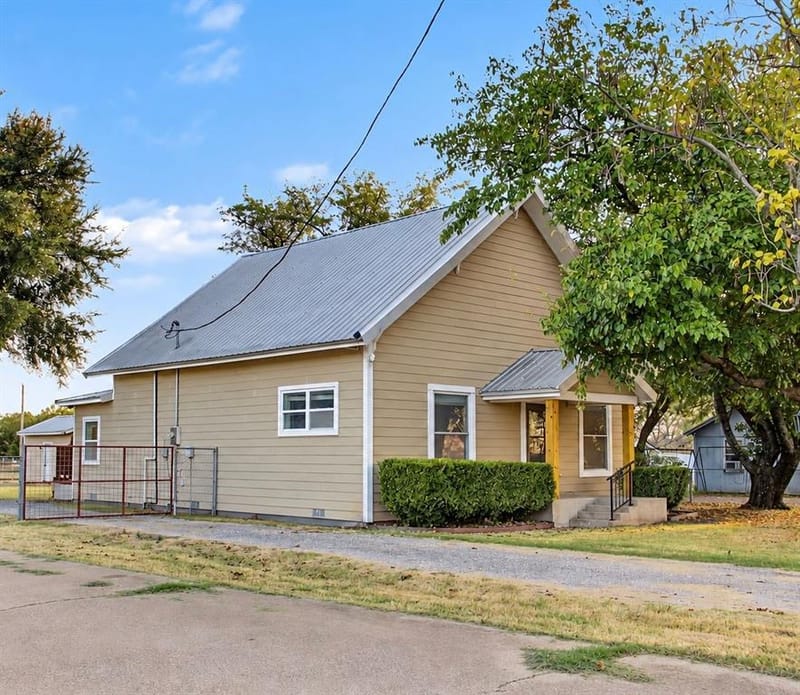 1009 W 7th Street, Justin TX 76247