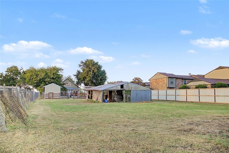 1009 W 7th Street, Justin TX 76247 - Photo 34