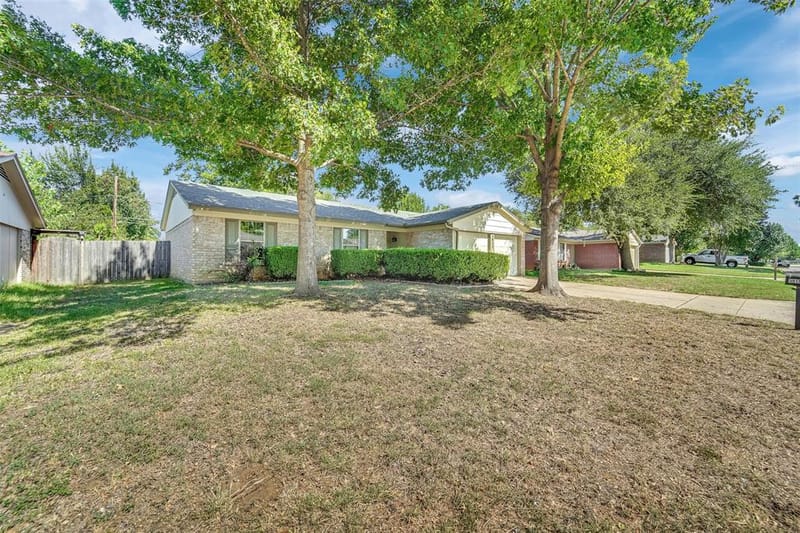 5811 Woodsetter Lane, Arlington TX 76017 - Photo 6