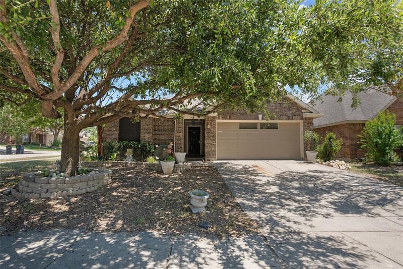 10032 Chrysalis Drive, Fort Worth TX 76131 - Photo 2