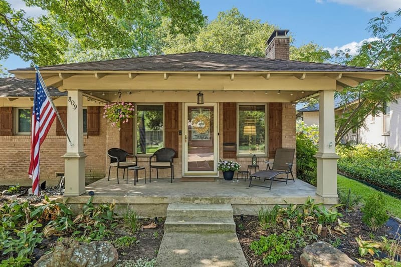 809 Brookhurst Drive, Dallas TX 75218