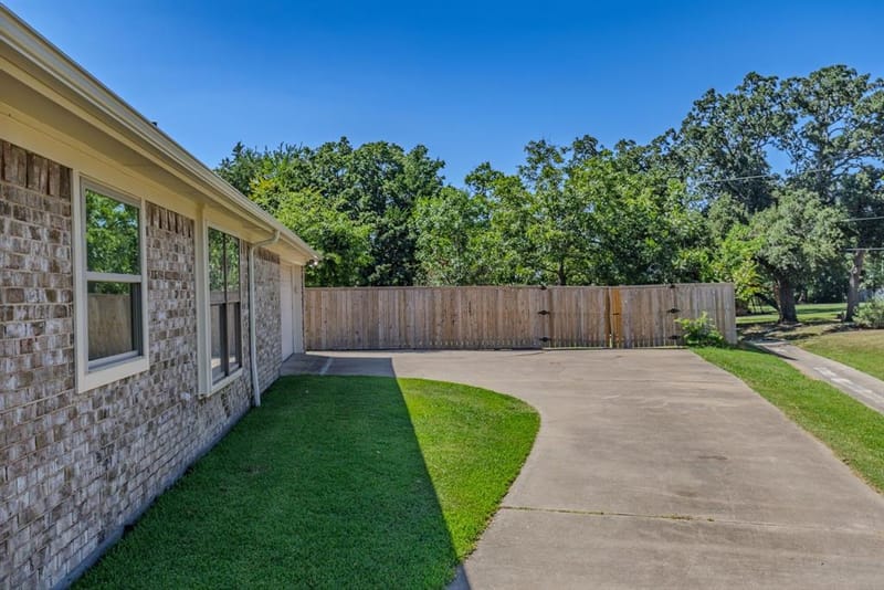 5504 Glenlivet Place, Greenville TX 75402 - Photo 6