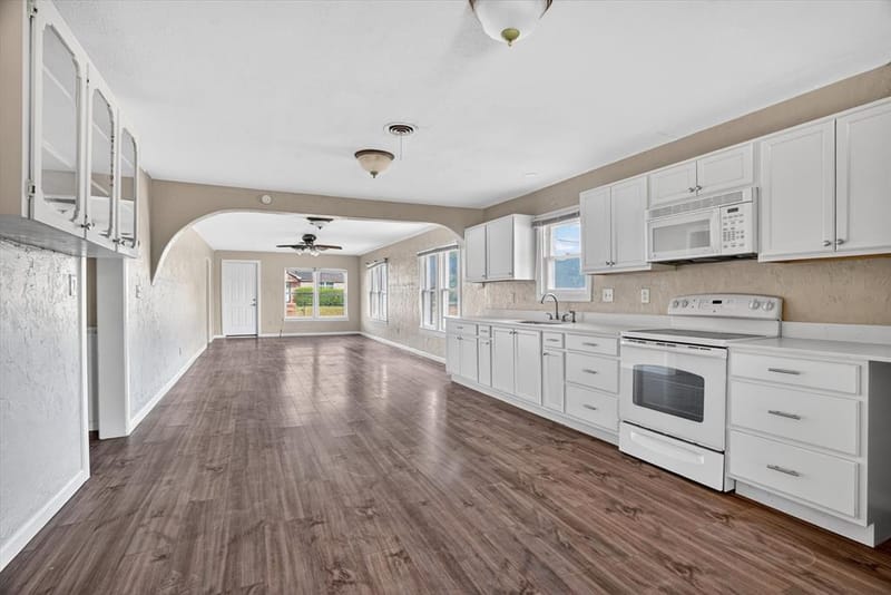 320 & 316 N 2nd Street, Jacksboro TX 76458