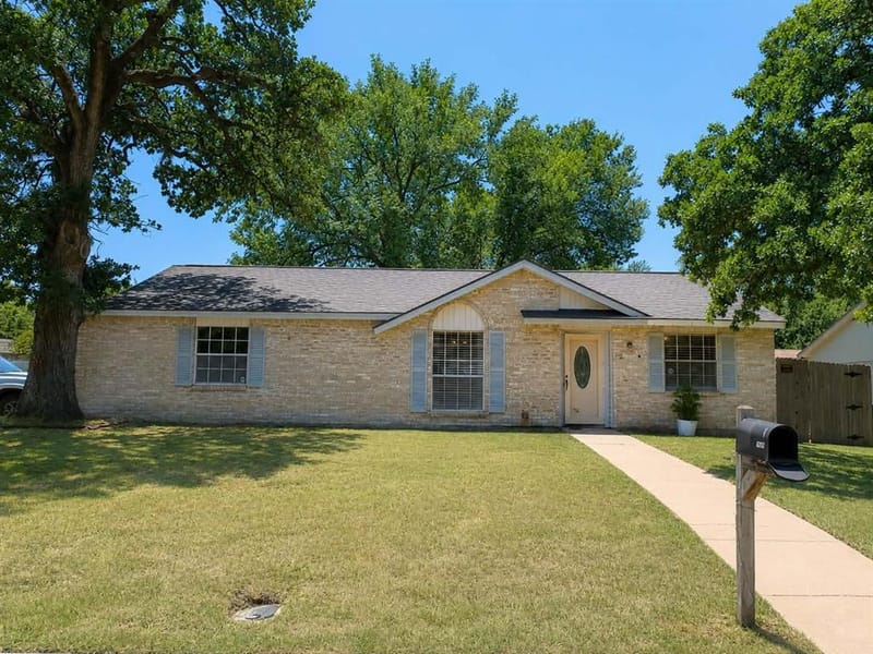 5000 Lasalle Drive, Arlington TX 76016