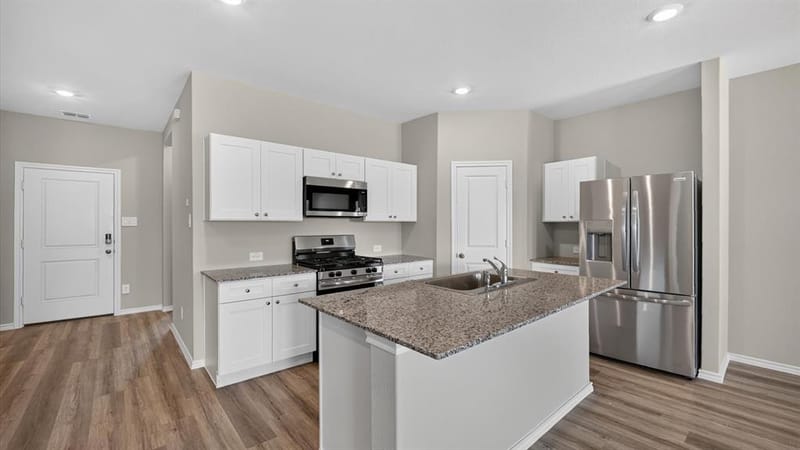 10217 CHERRYTREE Lane, Fort Worth TX 76140 - Photo 5