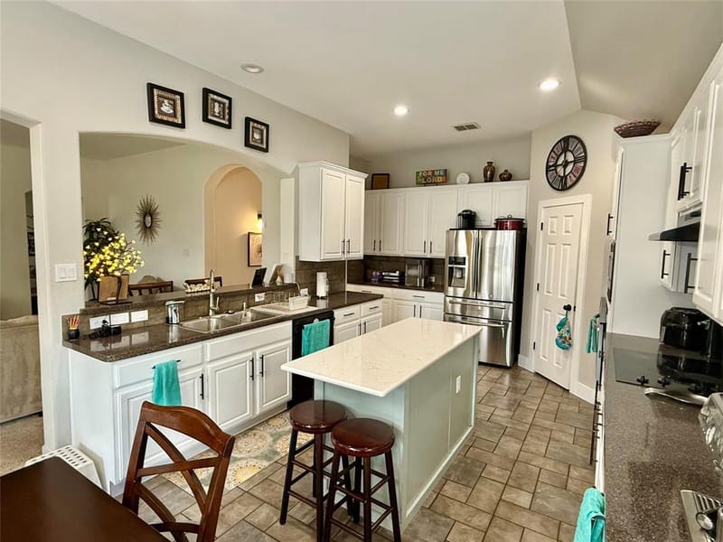 703 Fannin Lane, Mansfield TX 76063 - Photo 9