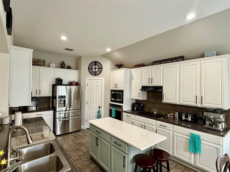 703 Fannin Lane, Mansfield TX 76063 - Photo 10