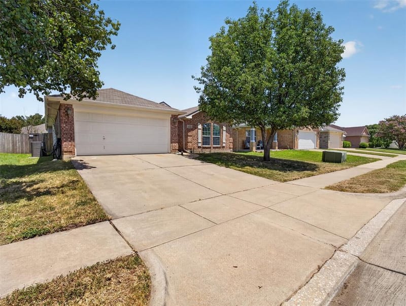 9612 Linton Drive, Fort Worth TX 76108