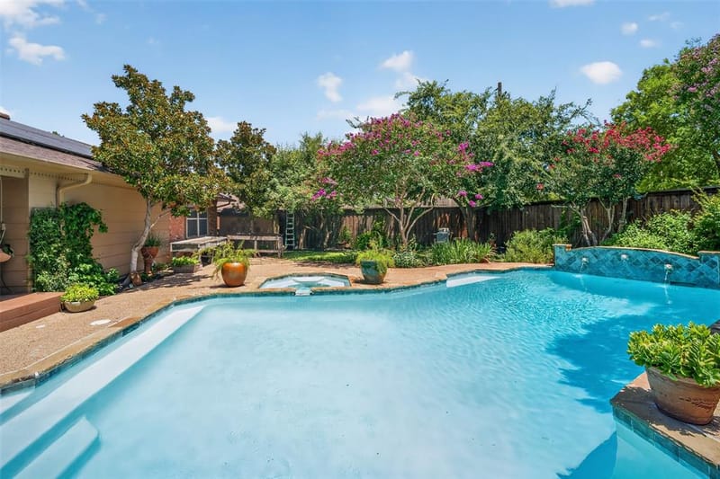 1810 S Crest, Carrollton TX 75006 - Photo 7