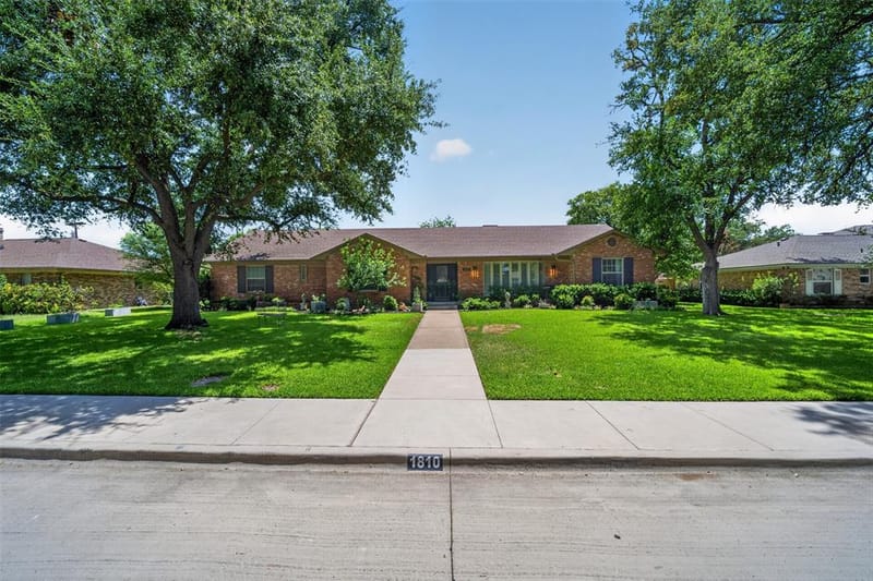 1810 S Crest, Carrollton TX 75006 - Photo 40