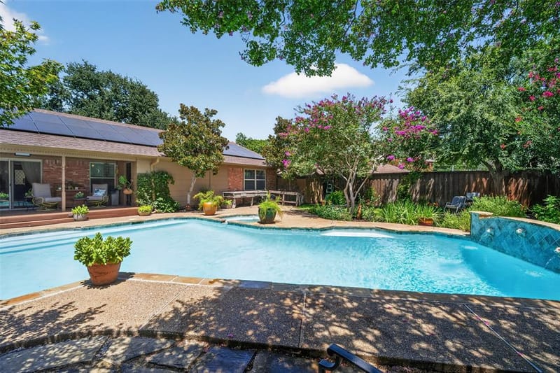 1810 S Crest, Carrollton TX 75006 - Photo 4