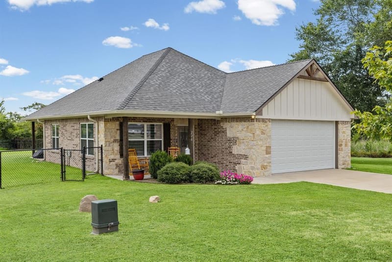 228 Mill Street, Emory TX 75440 - Photo 2