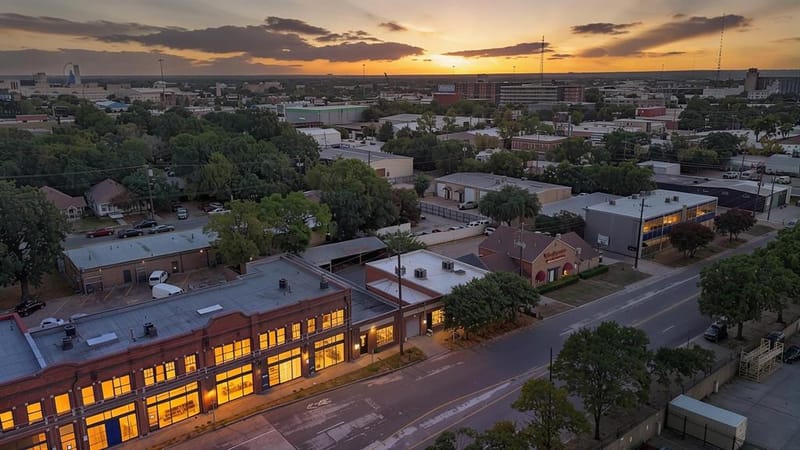 4212 Main Street, Dallas TX 75226