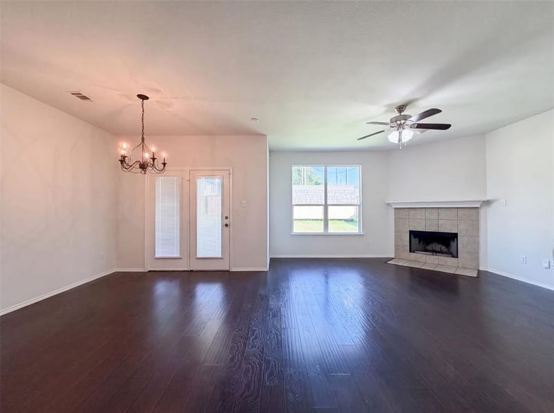 1411 Niagara Falls Court, Arlington TX 76002 - Photo 3