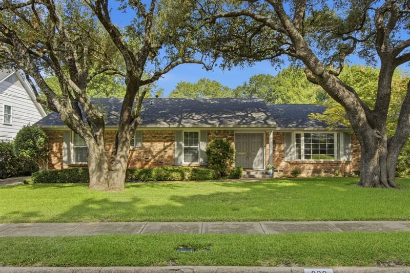939 Blue Lake Circle, Richardson TX 75080