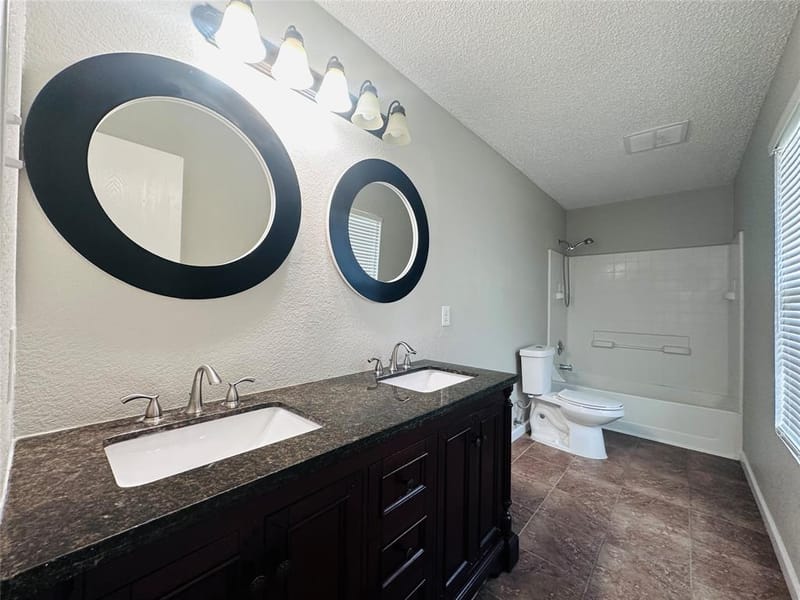 8600 Hawkview Drive, Fort Worth TX 76179 - Photo 7