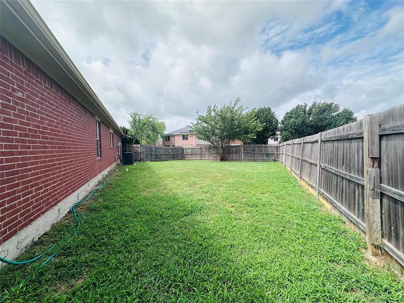 8600 Hawkview Drive, Fort Worth TX 76179 - Photo 11