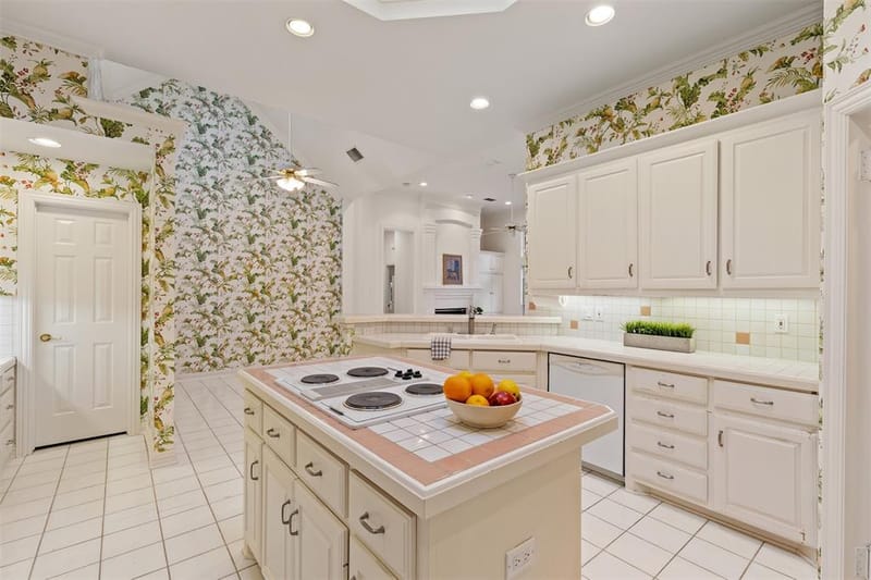 8644 Breakers Point, Dallas TX 75243 - Photo 4