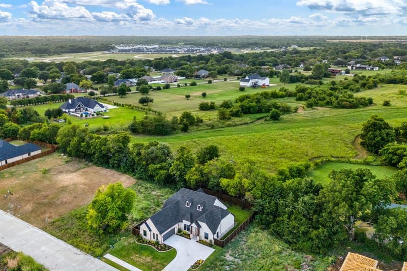 1908 Heritage Knoll Drive, Sherman TX 75092 - Photo 2