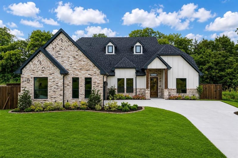 1908 Heritage Knoll Drive, Sherman TX 75092