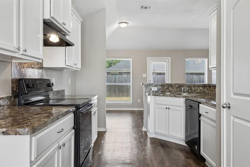 217 Troy Lane, Red Oak TX 75154 - Photo 6