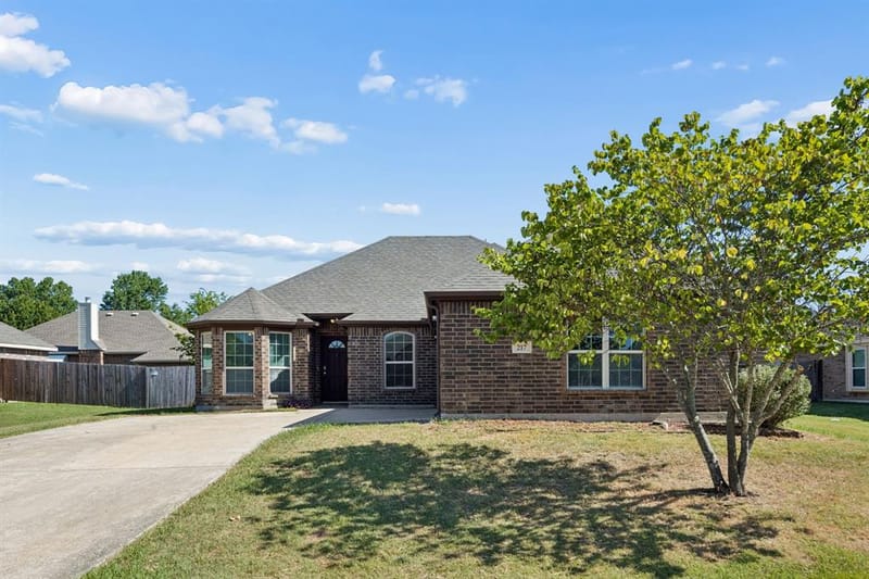 217 Troy Lane, Red Oak TX 75154