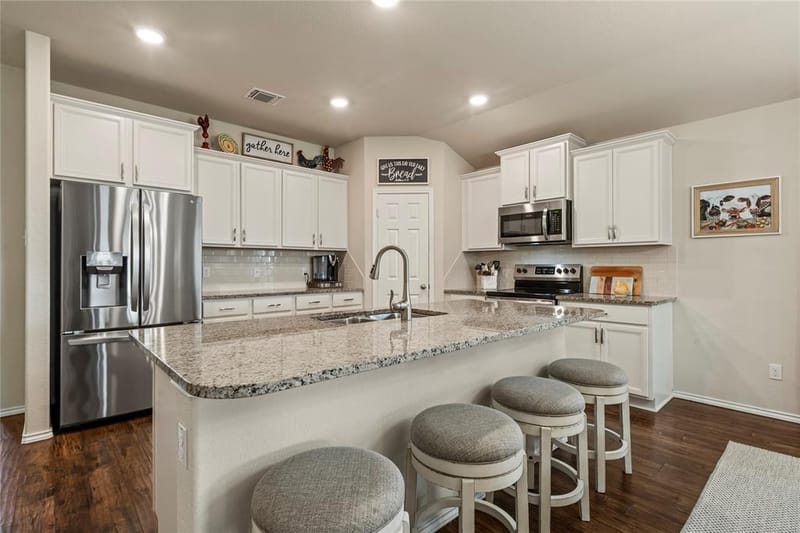 2912 Jackal Drive, Waco TX 76655 - Photo 2