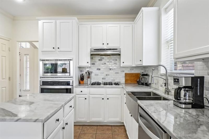 6940 Chapelridge Drive, Dallas TX 75249 - Photo 10
