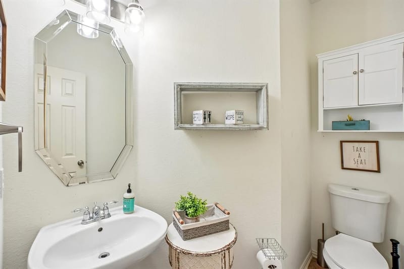 6940 Chapelridge Drive, Dallas TX 75249 - Photo 14