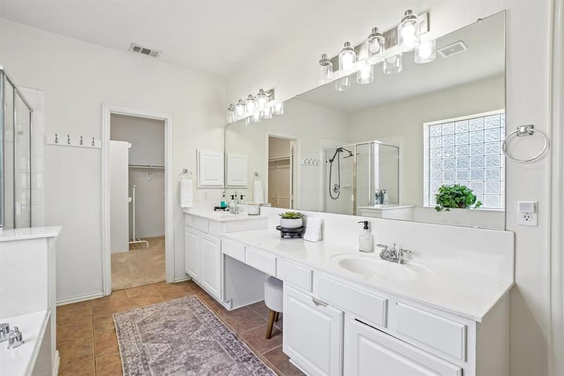 6940 Chapelridge Drive, Dallas TX 75249 - Photo 19