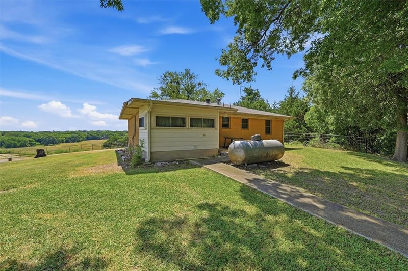 3636 State Highway 56, Bells TX 75414 - Photo 10
