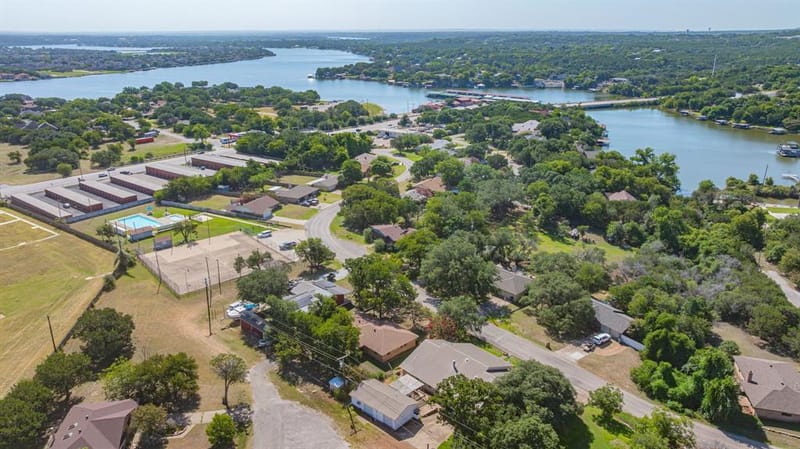 904 Spanish Trail Drive, Granbury TX 76048 - Photo 27