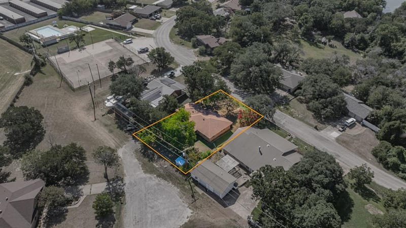 904 Spanish Trail Drive, Granbury TX 76048 - Photo 28