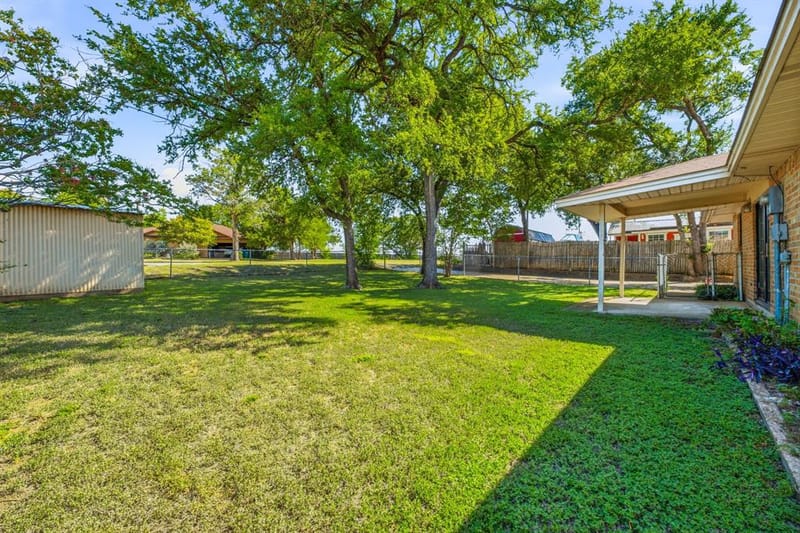 904 Spanish Trail Drive, Granbury TX 76048 - Photo 20