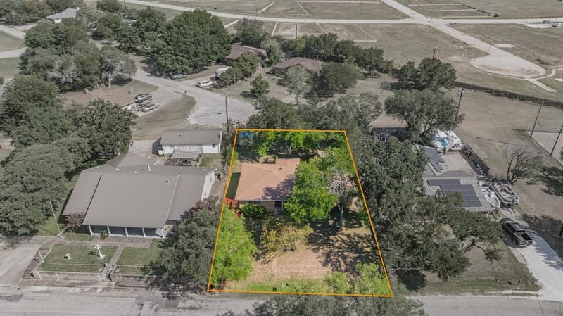904 Spanish Trail Drive, Granbury TX 76048 - Photo 24