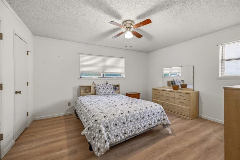 904 Spanish Trail Drive, Granbury TX 76048 - Photo 14