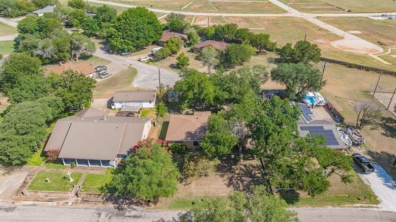 904 Spanish Trail Drive, Granbury TX 76048 - Photo 25