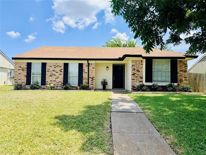 2022 High Summit Drive, Garland TX 75041