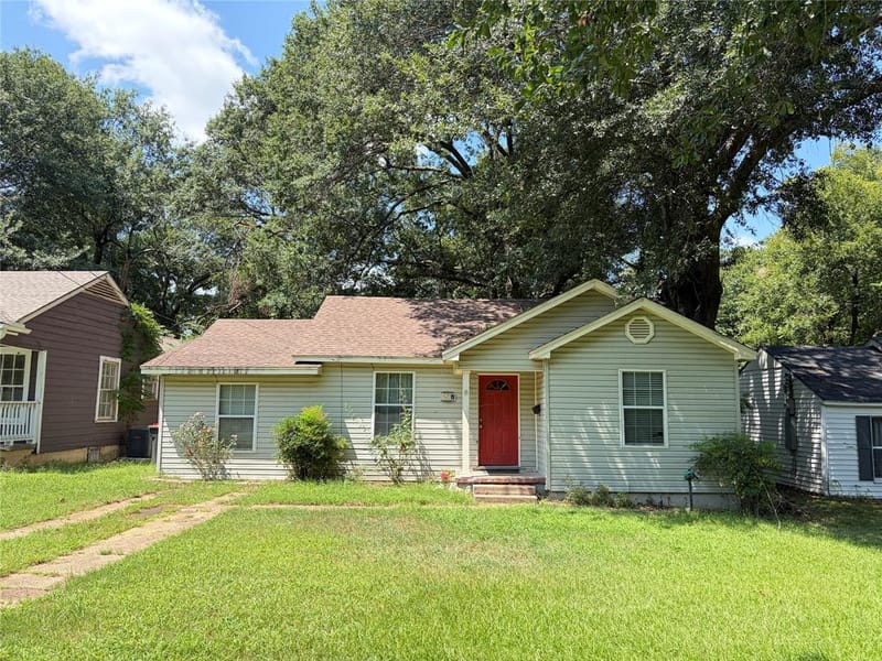 2423 Simpson Street, Paris TX 75460