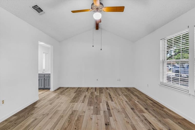 704 Matthews Court, Arlington TX 76012 - Photo 27