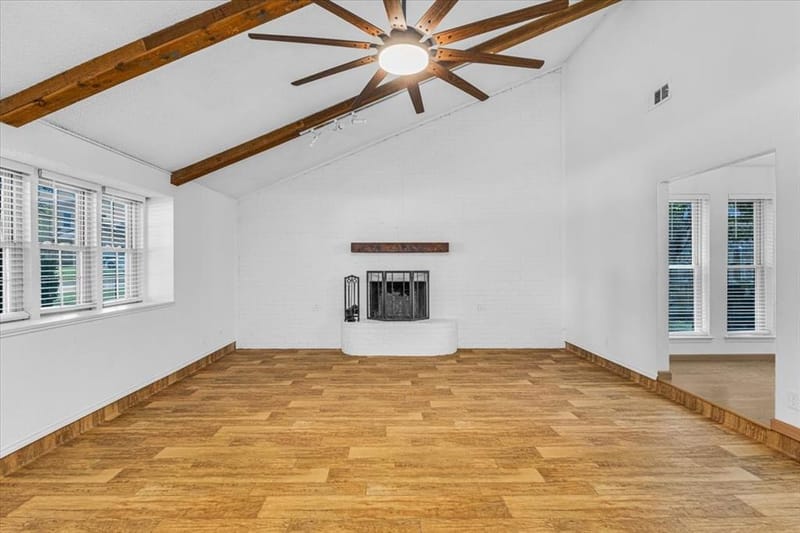 704 Matthews Court, Arlington TX 76012 - Photo 6